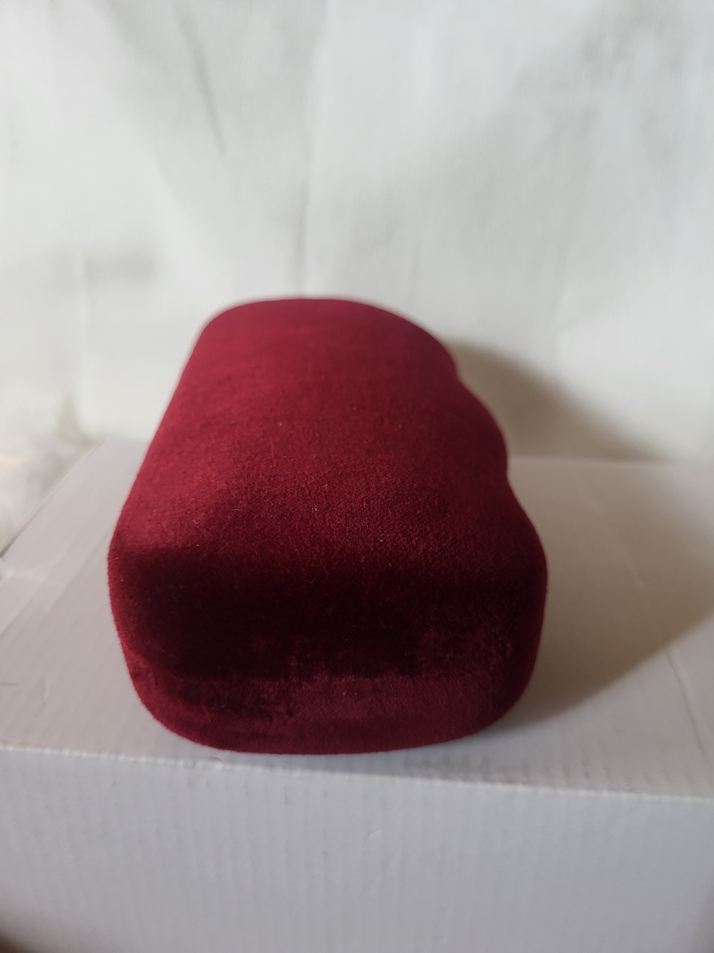 Gucci Burgundy Sunglasses Case with Dust Bag. #Gucr002 - Picture 2 of 7